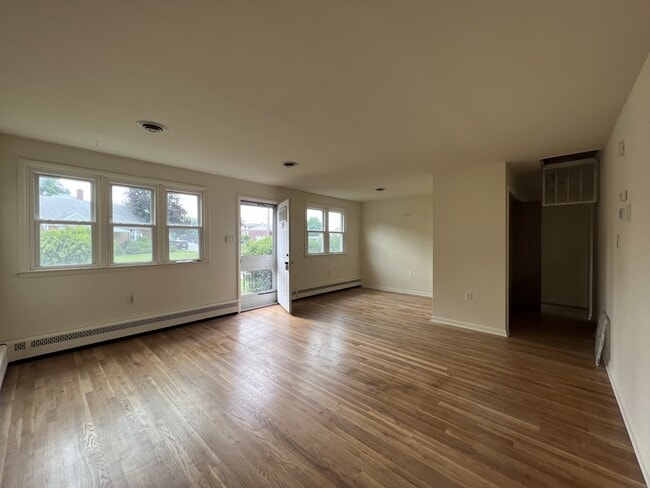 Building Photo - 205 Dumont Rd