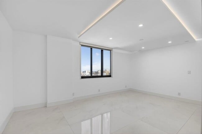 Building Photo - 3420 S Ocean Blvd