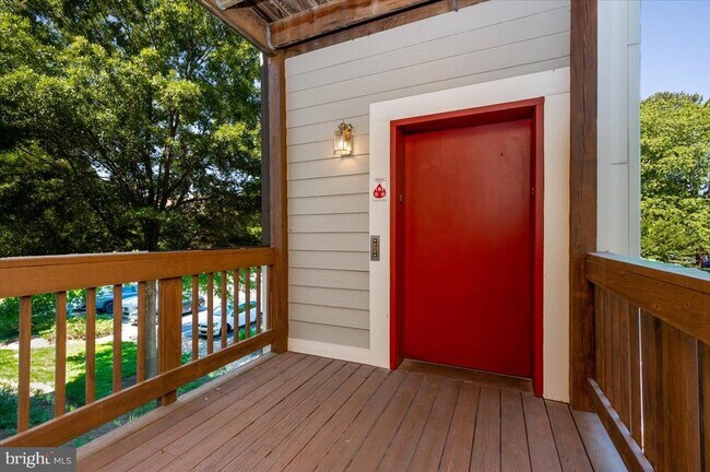 Building Photo - 921 Spinnaker Way