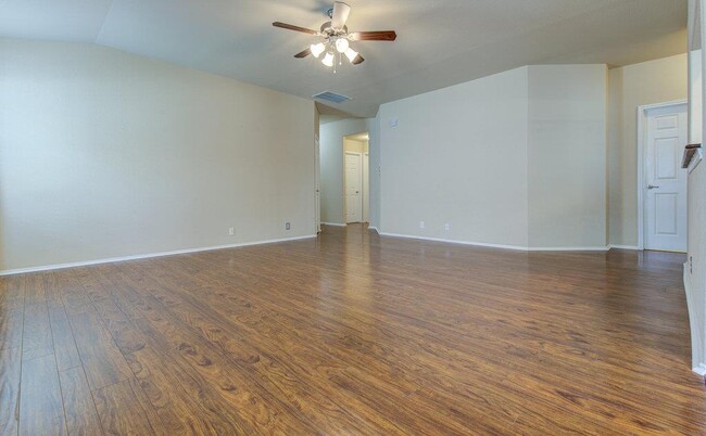 Building Photo - 307 Riverine Way