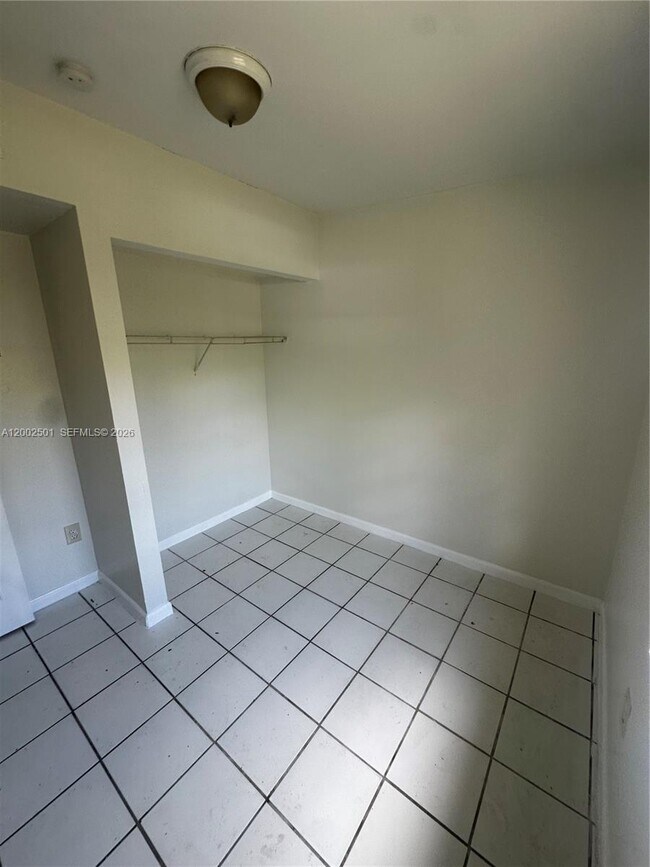 Building Photo - 821 SW 2nd St