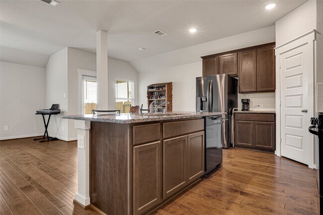 Building Photo - 30280 Kingston Heath Dr