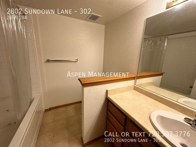 Building Photo - 2802 Sundown Ln