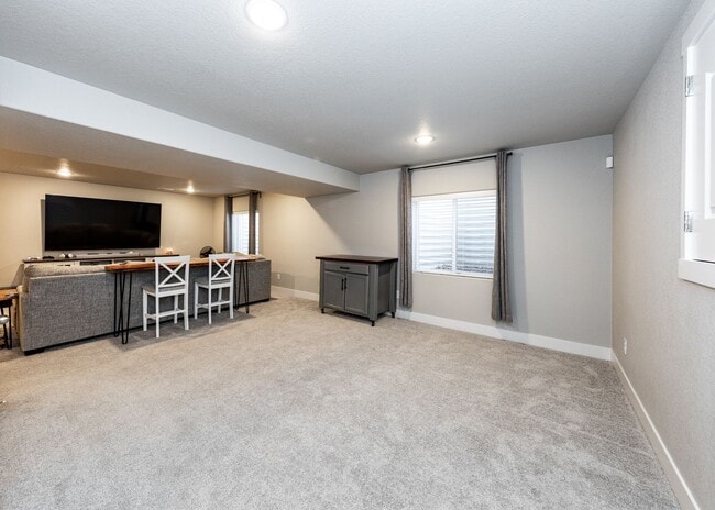 Building Photo - 7877 Buffalo Horn Dr