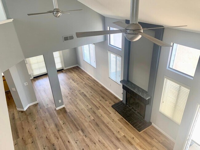 Building Photo - Lovely Carlsbad Home in the Gated Community of Harbor Point