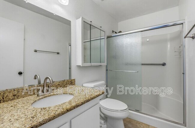 Building Photo - 1704 E Bell De Mar Dr