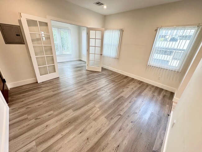 Building Photo - ***1 Bed 1 Bath apartment in the most desirable part of Pasadena***