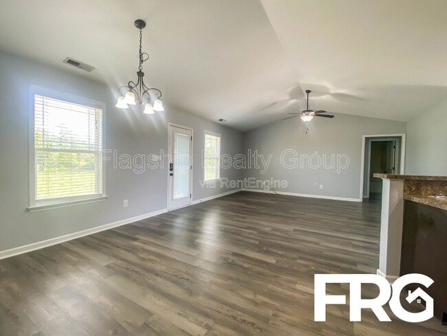 Building Photo - 200 Willow Pond Dr