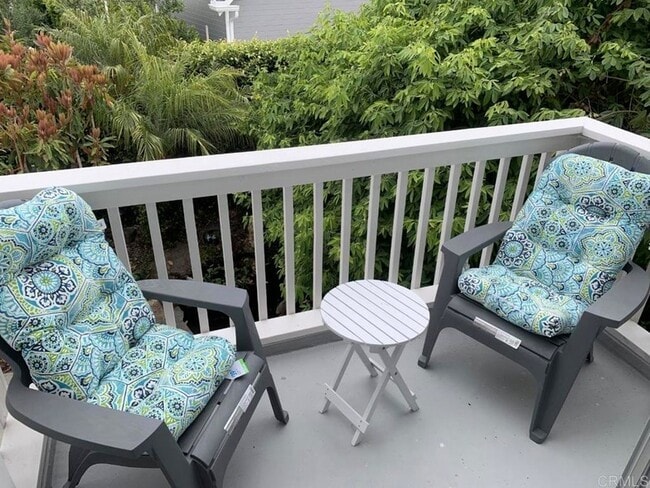 Building Photo - 5618 Bellevue Ave