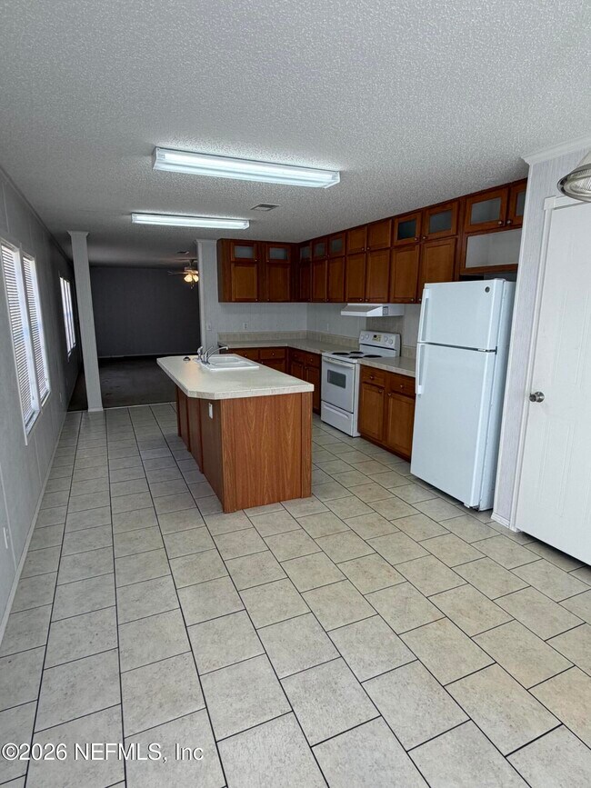 Building Photo - 5597 Acadia St