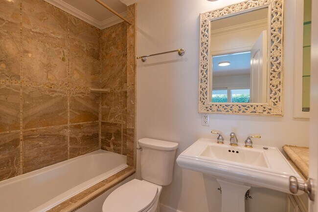 Building Photo - Ojai Terrace Pool Home