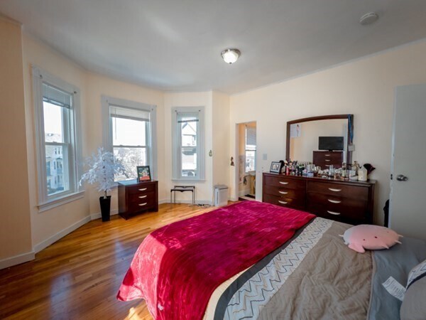 Building Photo - 18 Egleston St