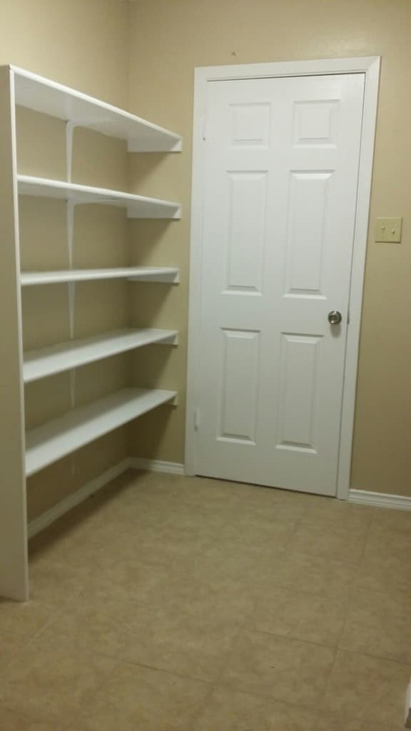 Building Photo - 804 Meadow Dale