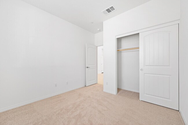 Building Photo - 36712 Summer Dain Ln