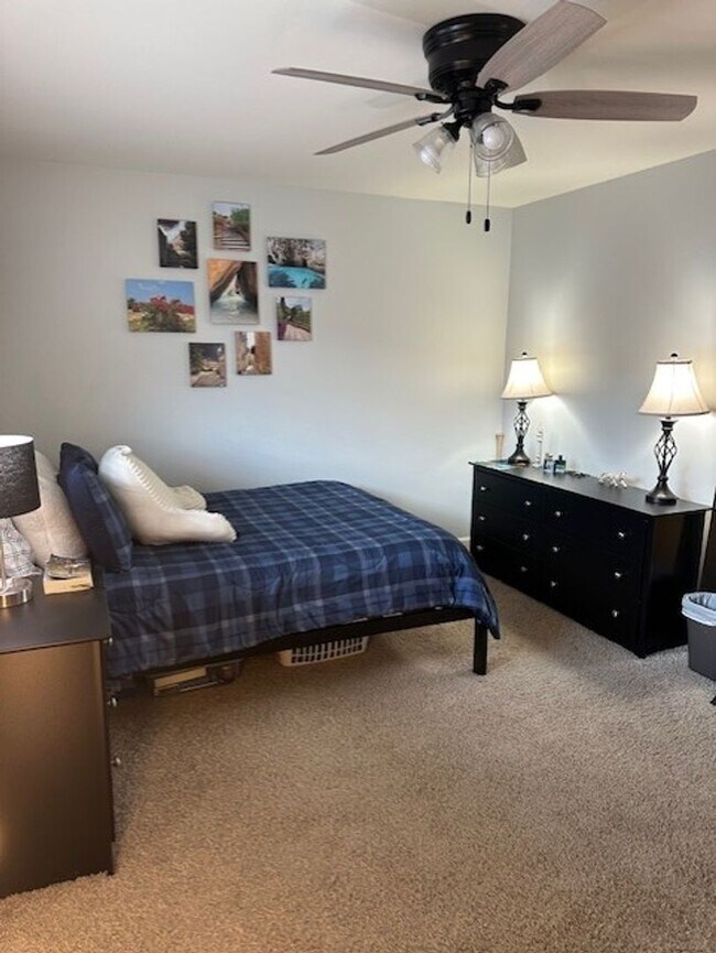 Building Photo - COMING SOON! Attractive Condo, Lots of Upgrades! Walk to UK! W/D, Off-Street Parking