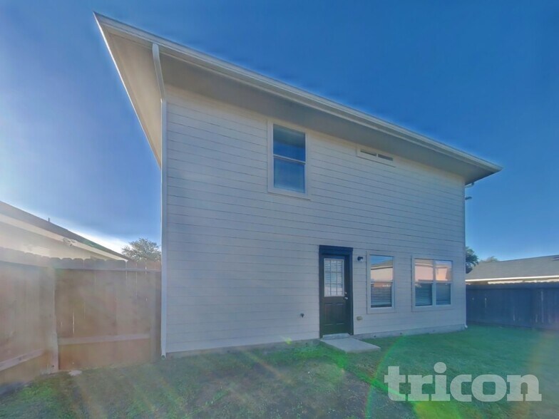 Building Photo - 19042 S Whimsey Dr