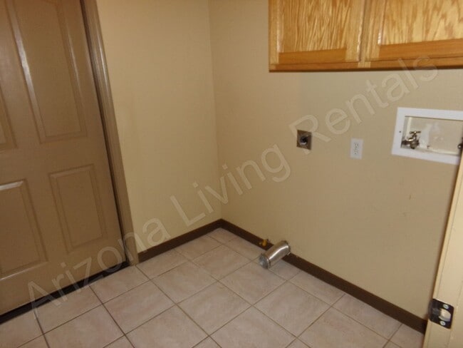 Building Photo - BEAUTIFUL HOME NEAR WALLECK RANCH