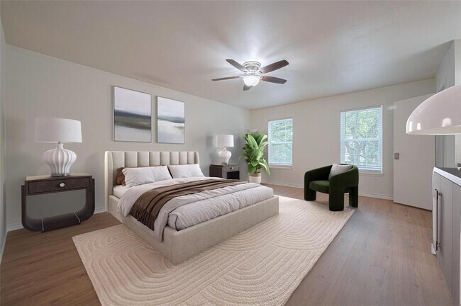 Building Photo - 13040 Trail Hollow Dr