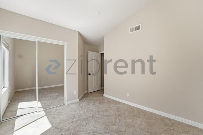 Building Photo - 10457 E Star of the Desert Dr