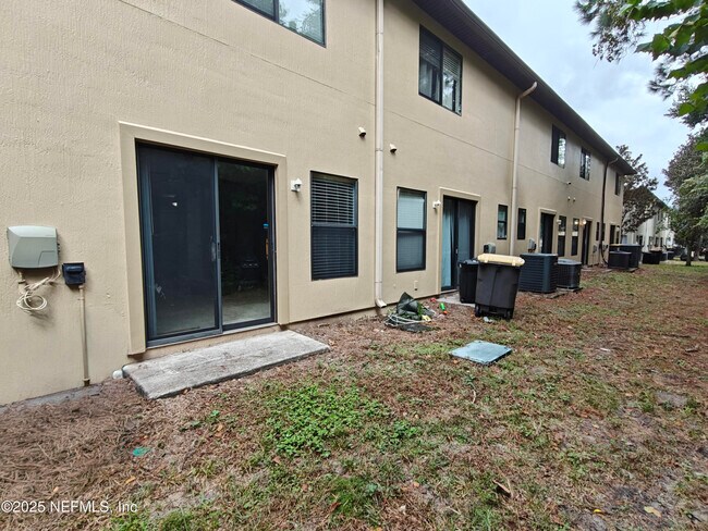 Building Photo - 7764 Playschool Ln