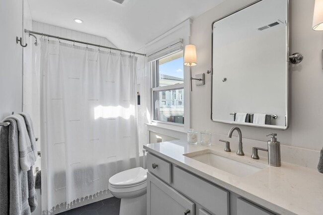 Building Photo - Luxury 12 South Living! $13,000 per month ...