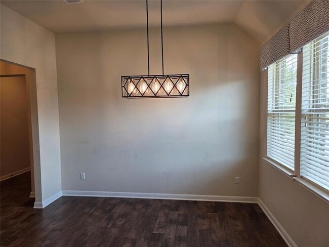 Building Photo - 2832 Coral Valley Dr