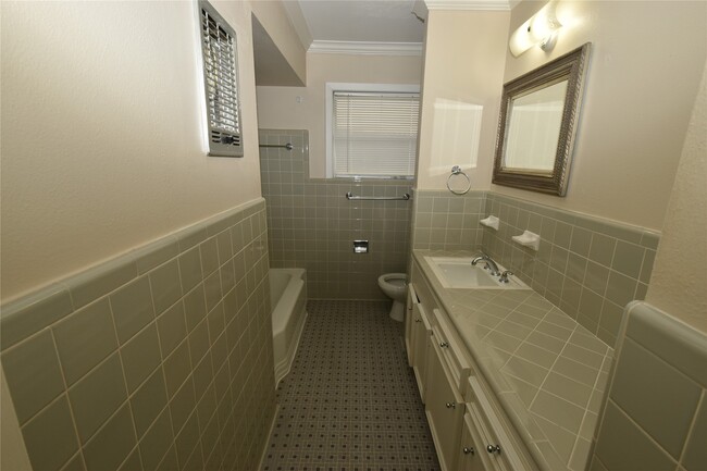 Building Photo - 4422 Nenana Dr