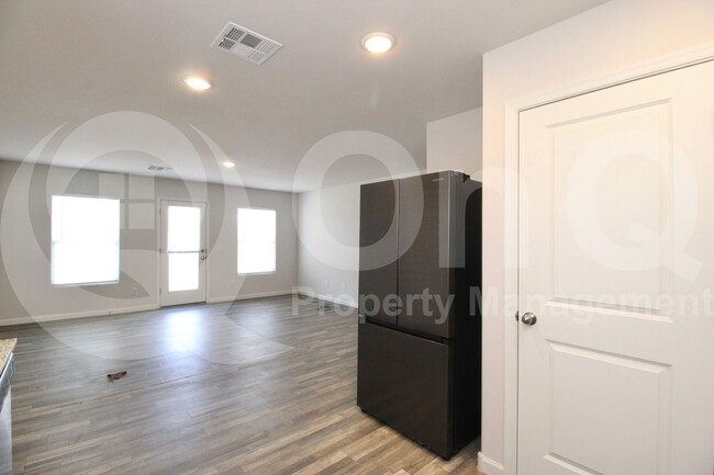 Building Photo - 14147 S Vera Cruz Rd