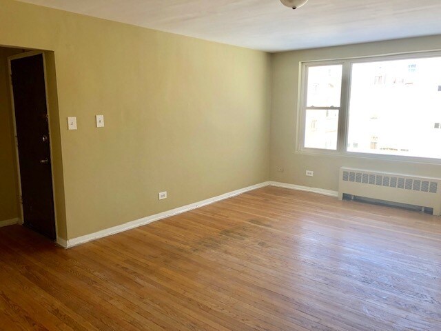 Building Photo - 6122 N Seeley Ave