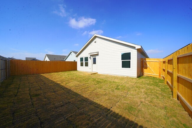 Building Photo - Gorgeous like-new home Available for Rent in Converse! Realtor Commission: $500