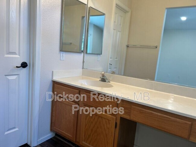 Building Photo - 6164 Greenbrook Dr