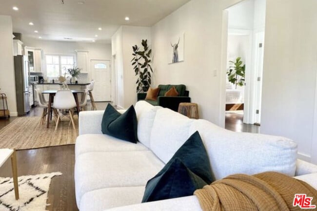 Building Photo - 3218 W 27th St