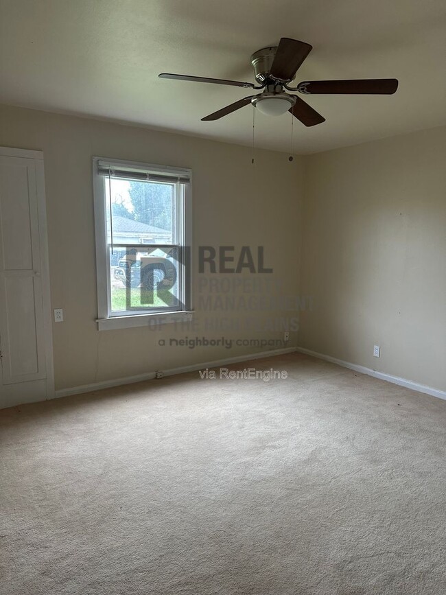 Building Photo - 3813 S Washington St