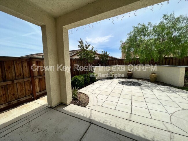 Building Photo - 2254 Middlebury Dr
