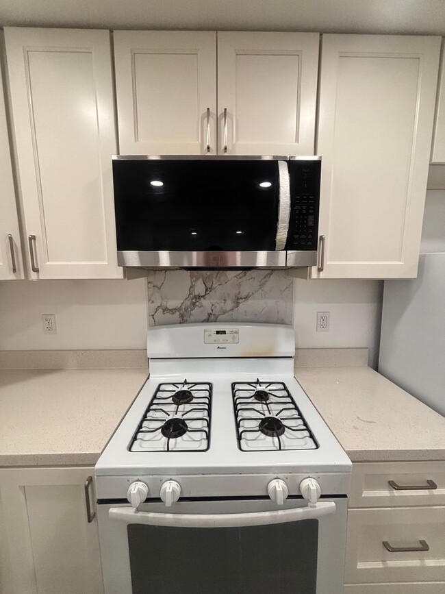 Building Photo - 1 Bedroom- $_______  Newly remolded-privat...
