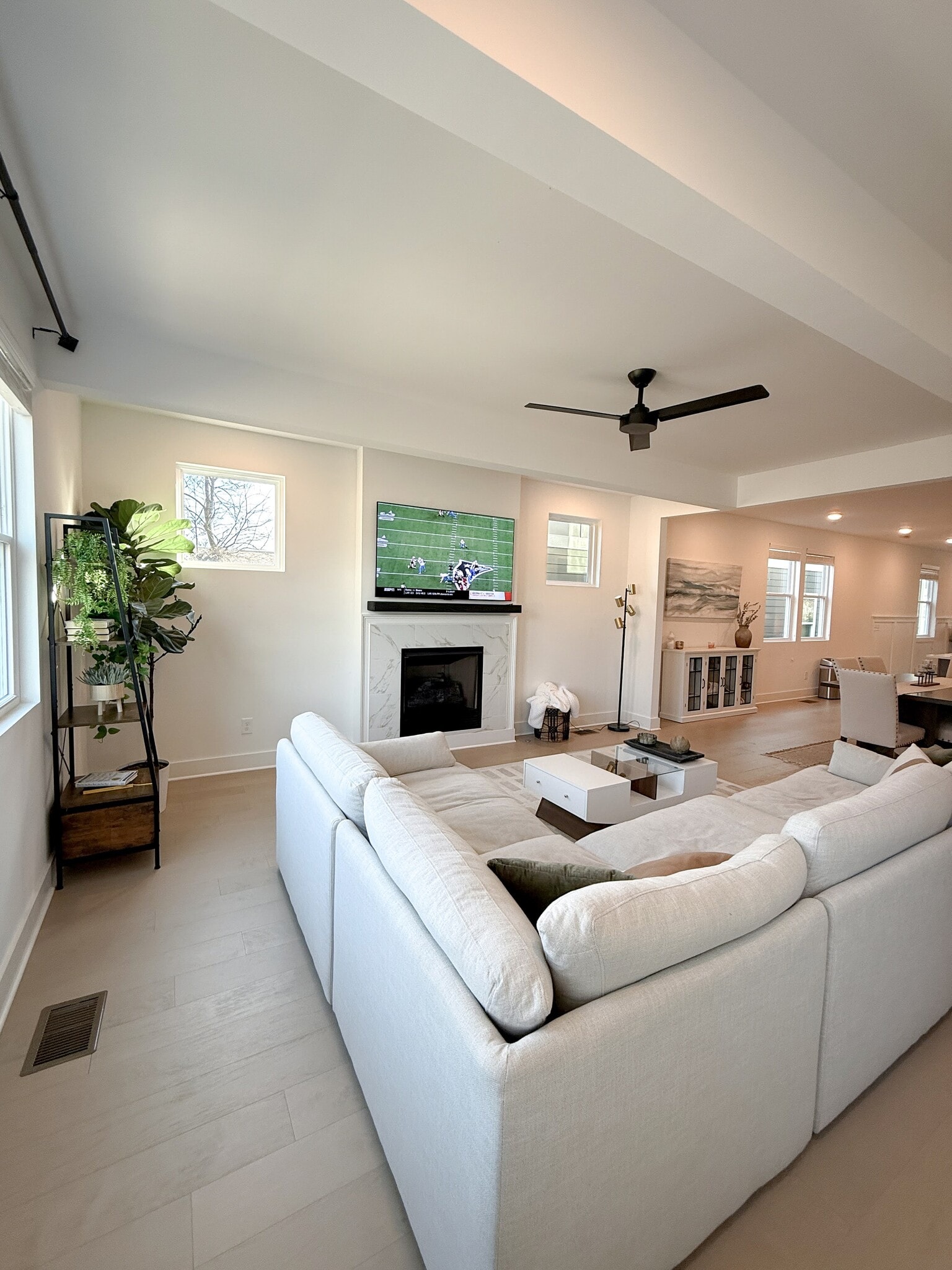 Building Photo - 2010 14th Ave N