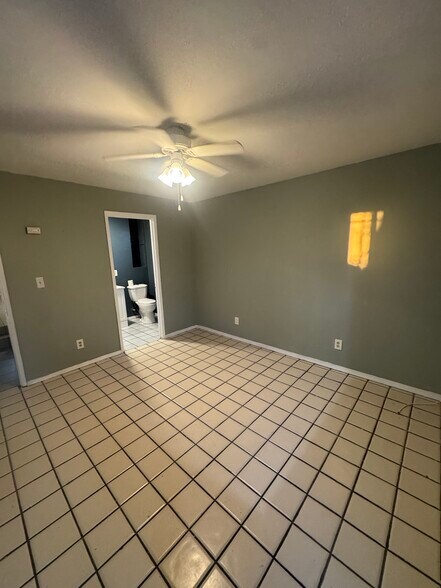 Building Photo - 12542 Waldorf Dr