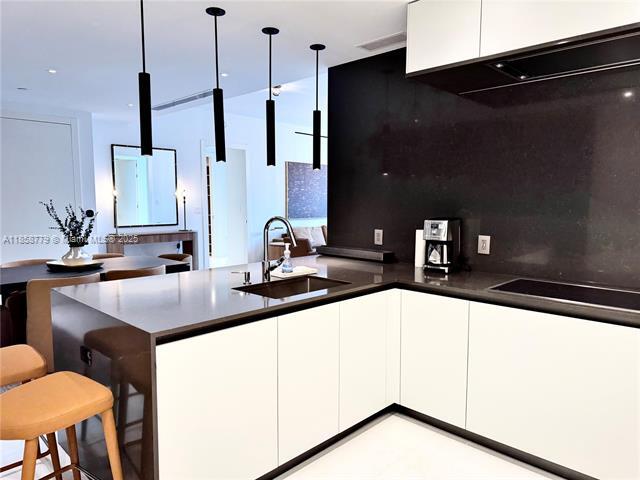 Building Photo - 300 Biscayne Boulevard Way