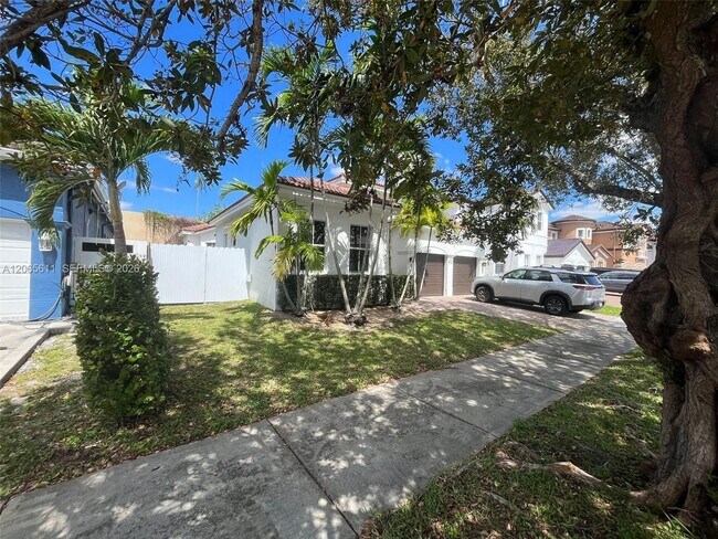 Building Photo - 18162 NW 91st Ct