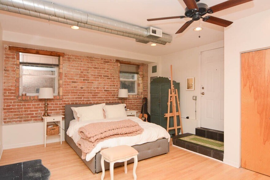 Building Photo - 1723 W Erie St