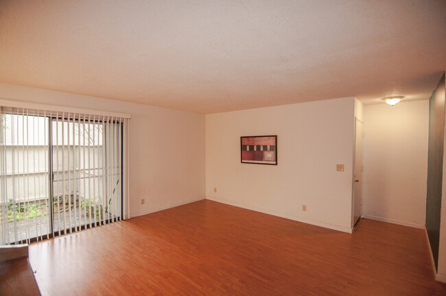 Building Photo - 936 Kiely Blvd