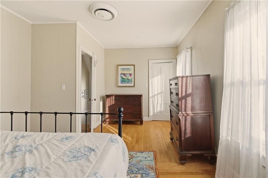 Building Photo - 8 Carey St