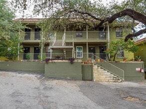 Building Photo - 2302 East Side Dr
