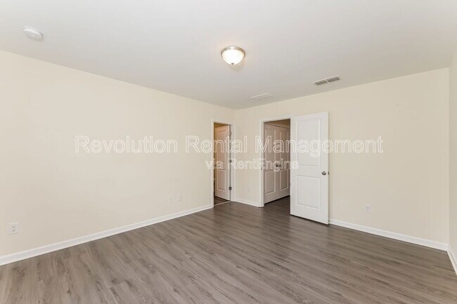 Building Photo - 1510 Vernon Blvd