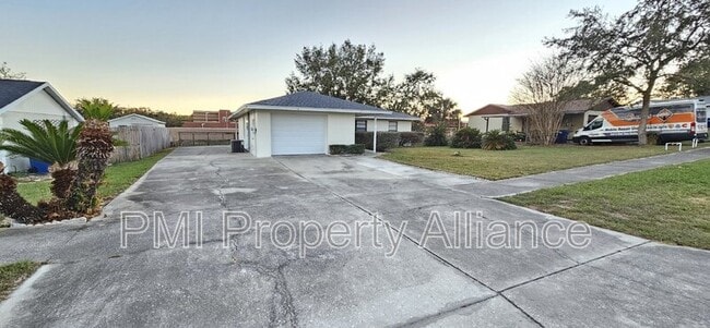 Building Photo - 406 Whitewing Cir