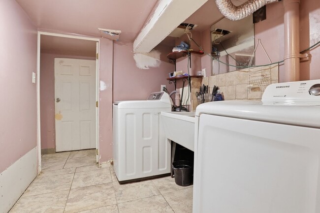 Building Photo - 3015 N 5th St