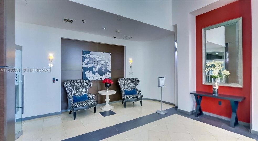 Building Photo - 1155 Brickell Bay Dr