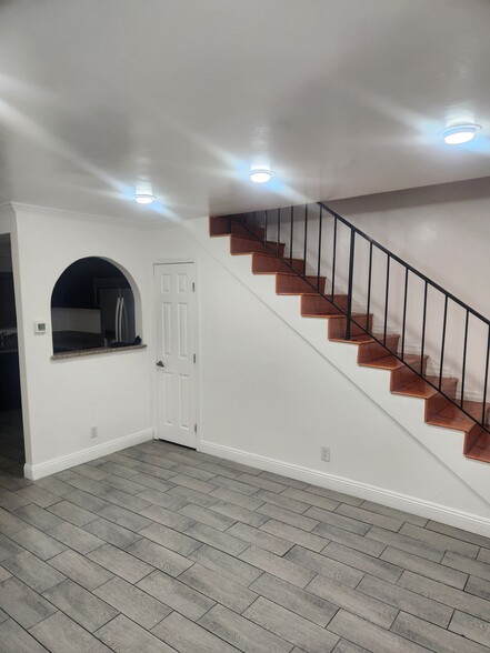 Primary Photo - 11860 Truro Ave