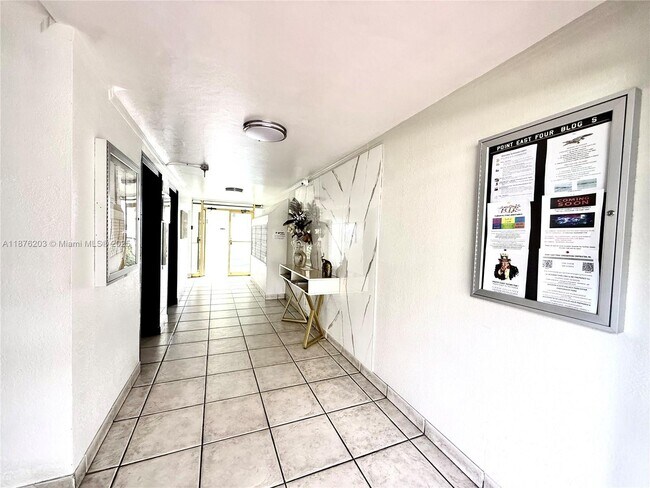 Building Photo - 3020 Marcos Dr