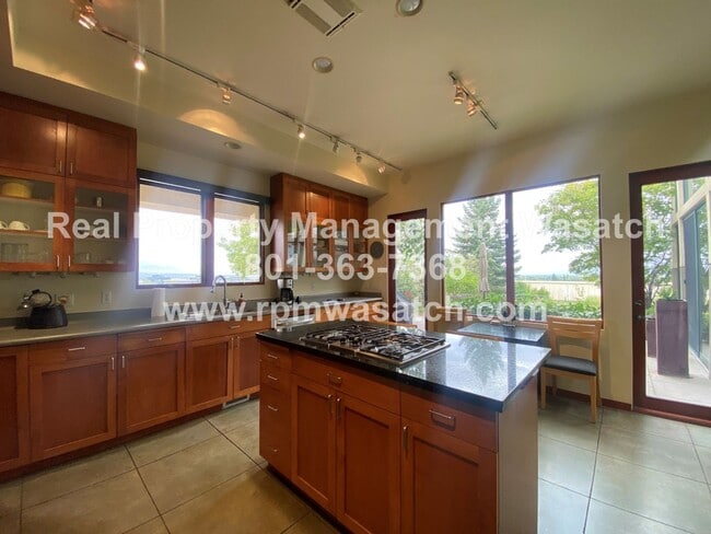 Building Photo - Check out This Stunning 3 Bedroom 2.5 Bath...